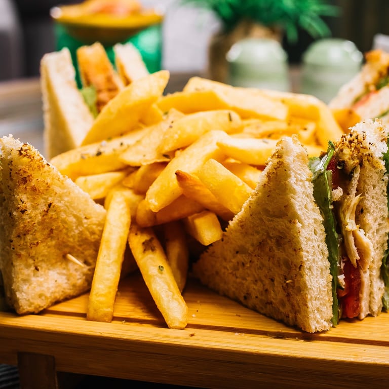 Delicious Club Sandwiches: A Must-Try!