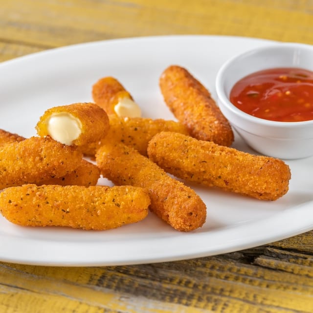 Mozzarella Sticks (6).
